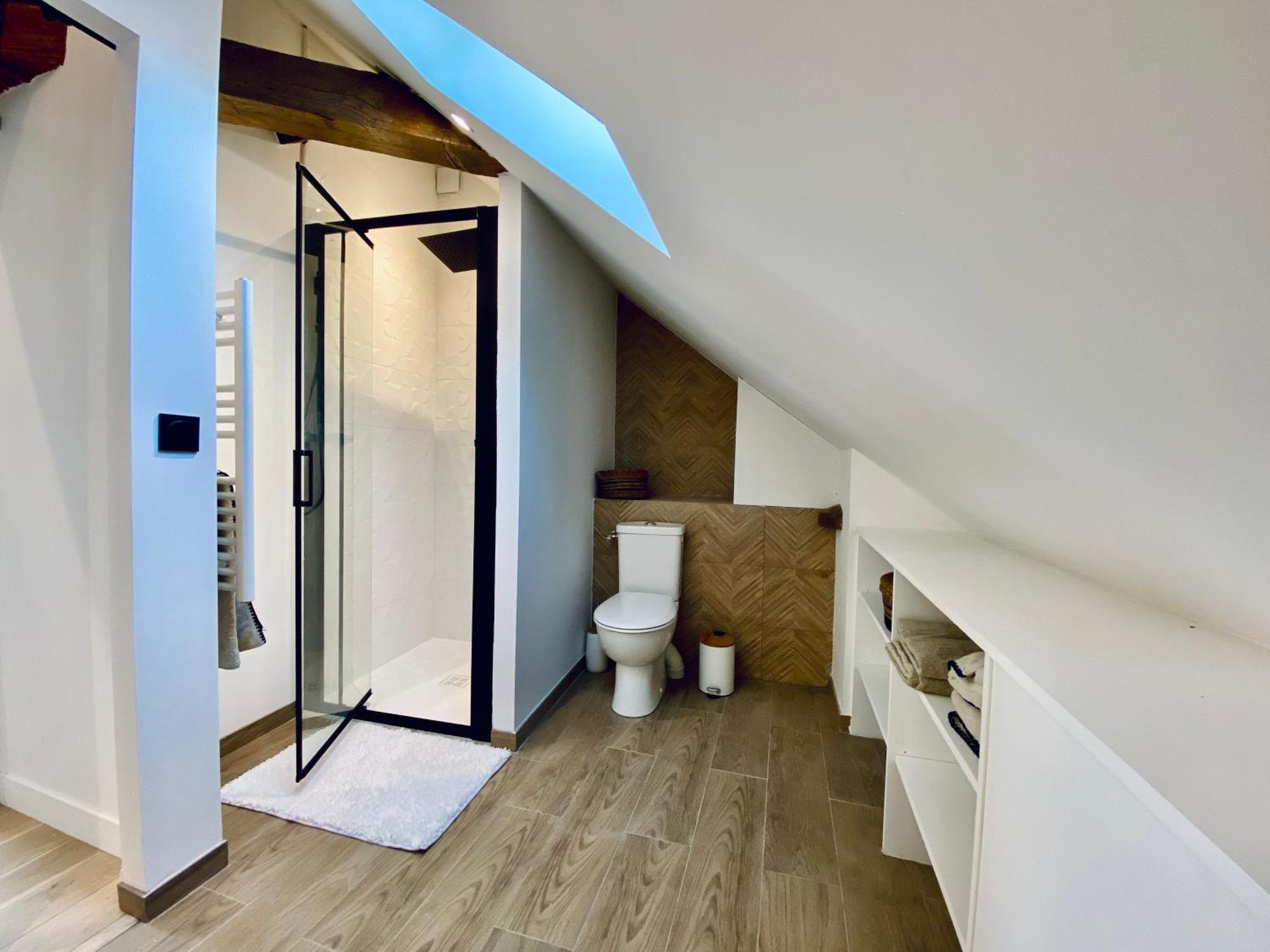 Velvet - Best Keys - Maison Duplex Elegante - Plein Centre Ville - Deco Minimaliste & Cosy - Literie Haut De Gamme - 2 Chambres Separees - Lit Queen Size & 1 Canape Convertible - Smart Tv - Wifi Fibre - Check-In Autonome Sens Exterior photo
