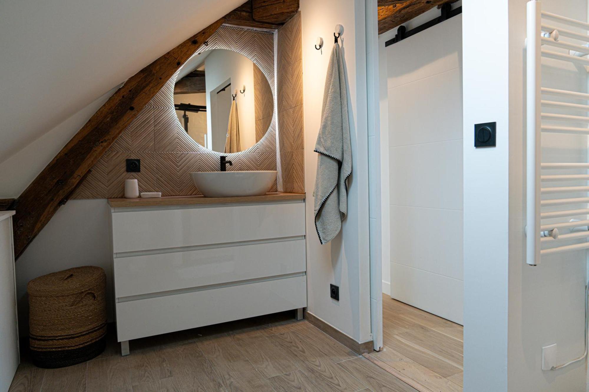 Velvet - Best Keys - Maison Duplex Elegante - Plein Centre Ville - Deco Minimaliste & Cosy - Literie Haut De Gamme - 2 Chambres Separees - Lit Queen Size & 1 Canape Convertible - Smart Tv - Wifi Fibre - Check-In Autonome Sens Exterior photo