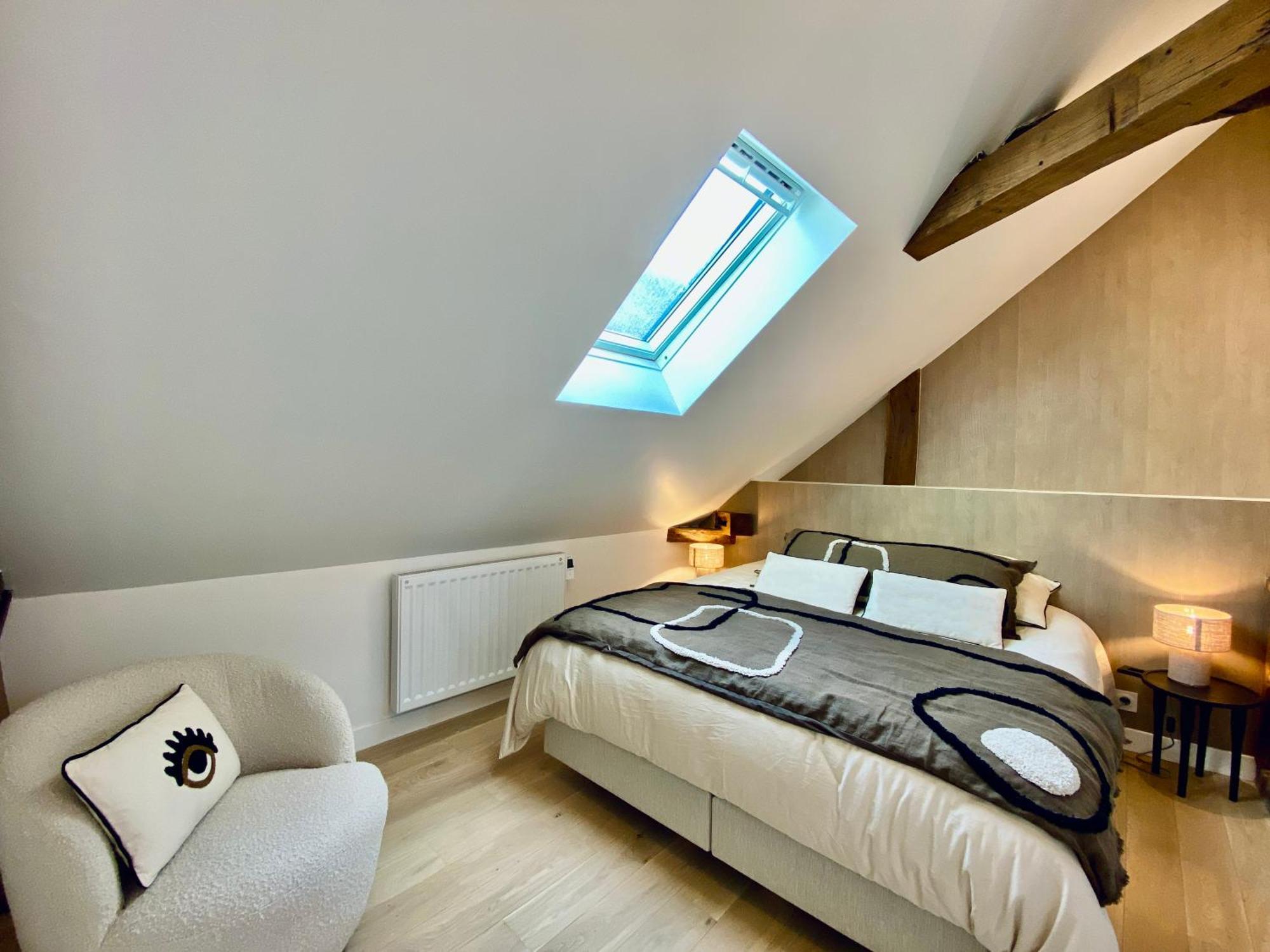 Velvet - Best Keys - Maison Duplex Elegante - Plein Centre Ville - Deco Minimaliste & Cosy - Literie Haut De Gamme - 2 Chambres Separees - Lit Queen Size & 1 Canape Convertible - Smart Tv - Wifi Fibre - Check-In Autonome Sens Exterior photo