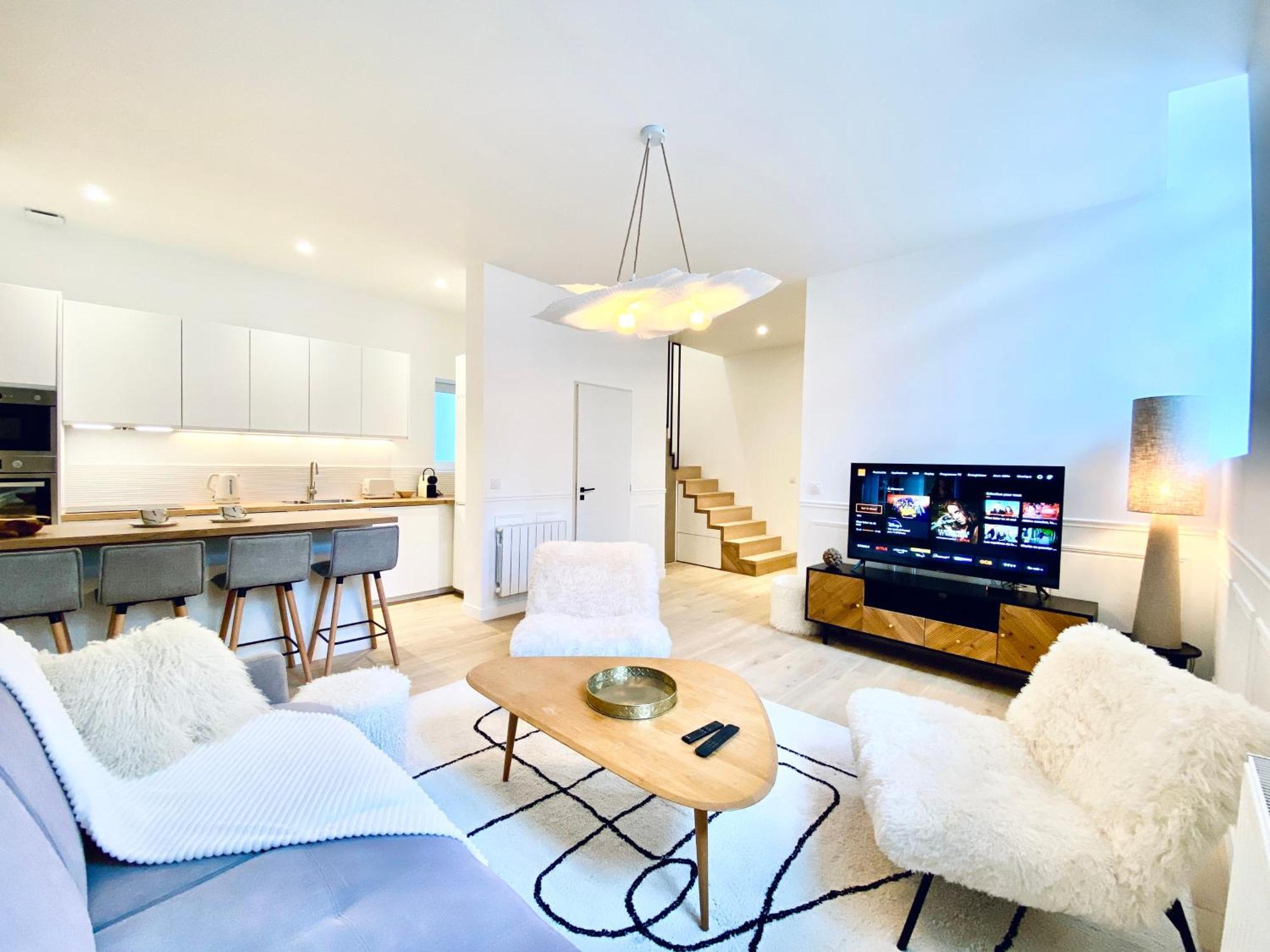 Velvet - Best Keys - Maison Duplex Elegante - Plein Centre Ville - Deco Minimaliste & Cosy - Literie Haut De Gamme - 2 Chambres Separees - Lit Queen Size & 1 Canape Convertible - Smart Tv - Wifi Fibre - Check-In Autonome Sens Exterior photo