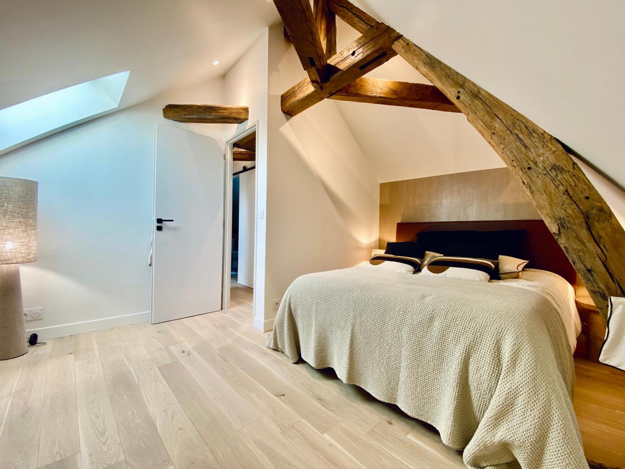 Velvet - Best Keys - Maison Duplex Elegante - Plein Centre Ville - Deco Minimaliste & Cosy - Literie Haut De Gamme - 2 Chambres Separees - Lit Queen Size & 1 Canape Convertible - Smart Tv - Wifi Fibre - Check-In Autonome Sens Exterior photo
